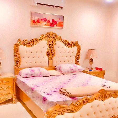 Atrium High Suite 2Bed Family Apartment Near Giga Mall Ісламабад Екстер'єр фото